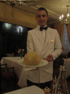 Volaille de Bresse en Vessie Mère Fillioux - Restaurant Paul Bocuse - Lyon