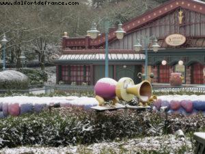 Disneyland Paris sous la neige