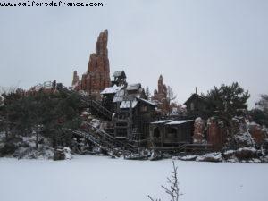 Disneyland Paris sous la neige