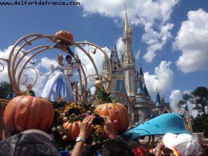 Gaydays @ Magic Kingdom - Tous en Rouge! - Walt Disney World