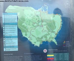 Hiking along the cliff - Howth