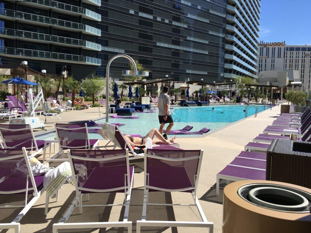 Pool - Cosmopolitan Hotel - Las Vegas