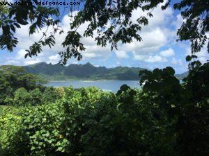 Driving around Huahine - Our 56th Atlantis cruise (Oceania Marina)
