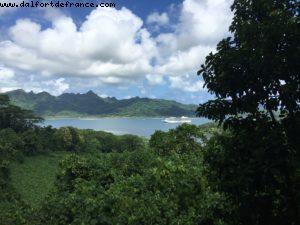 Driving around Huahine - Our 56th Atlantis cruise (Oceania Marina)