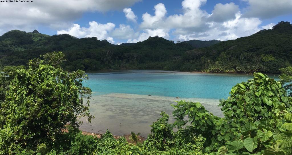 Driving around Huahine - Our 56th Atlantis cruise (Oceania Marina)