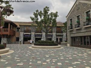 Disneytown - Shanghai Disneyland