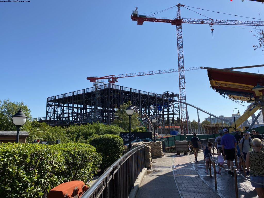 Tron Constructions - Magic Kingdom - Walt Disney World