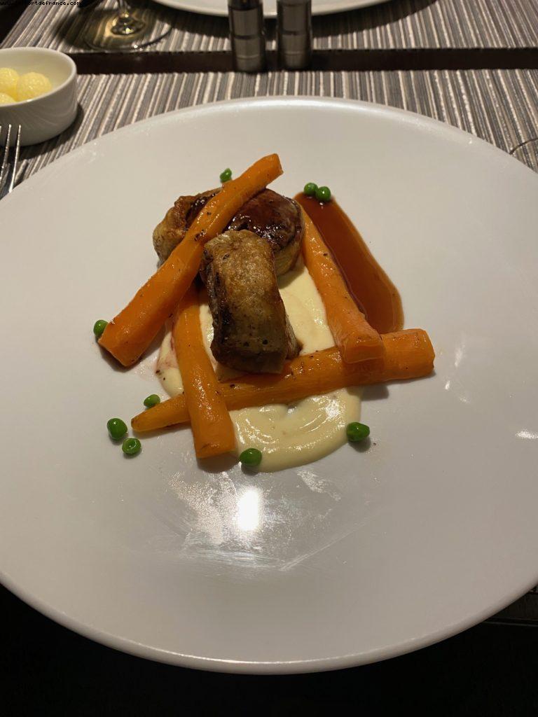 First Class Dining - AA Flagship Lounge - Miami Airport