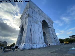 Arc de triomphe wrapped by Christo - Paris, France