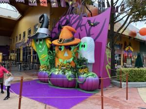 Lockdown #2 - Last hours before closing - Disneyland Paris, France