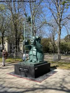 Lockdown #3 - Expo The Cat from Geluck - Champs Elysées - Paris, France 