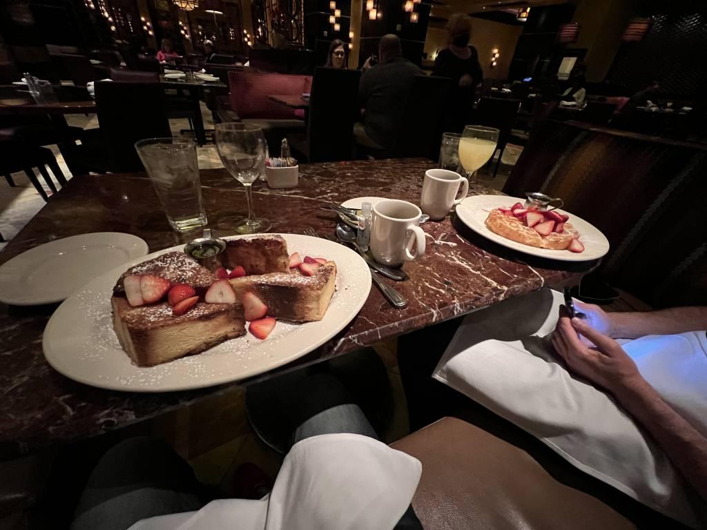 Breakfast time! - Grand Lux Cafe? - Palazzo hotel - Las Vegas, Nevada