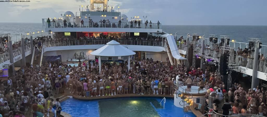 Disco Daze Tea Dance -Croisière Atlantis de Singapour à Bangkok