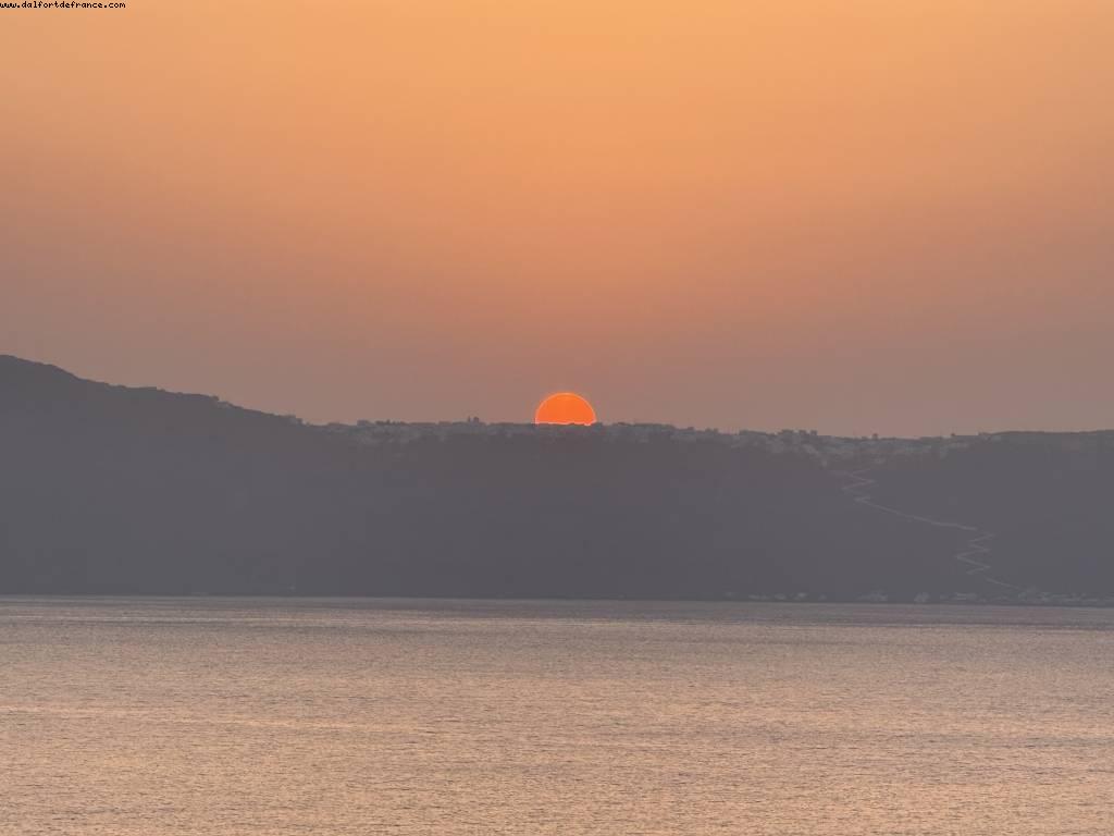 Coucher de soleil - Santorin, Greece - Croisière Atlantis Virgin Resilient Lady