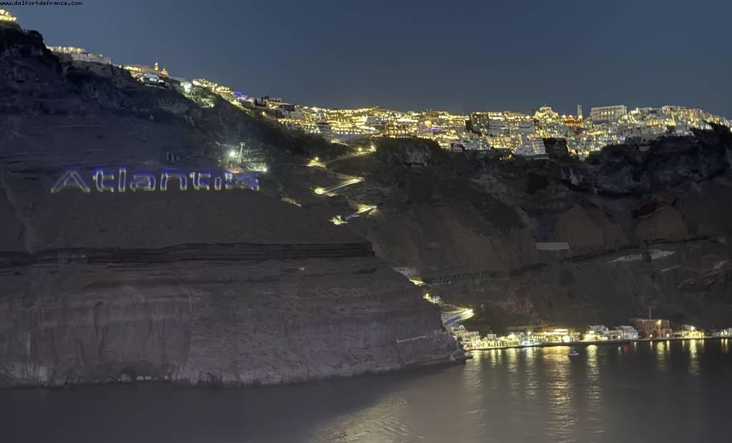 Santorin, Greece - Croisière Atlantis Virgin Resilient Lady